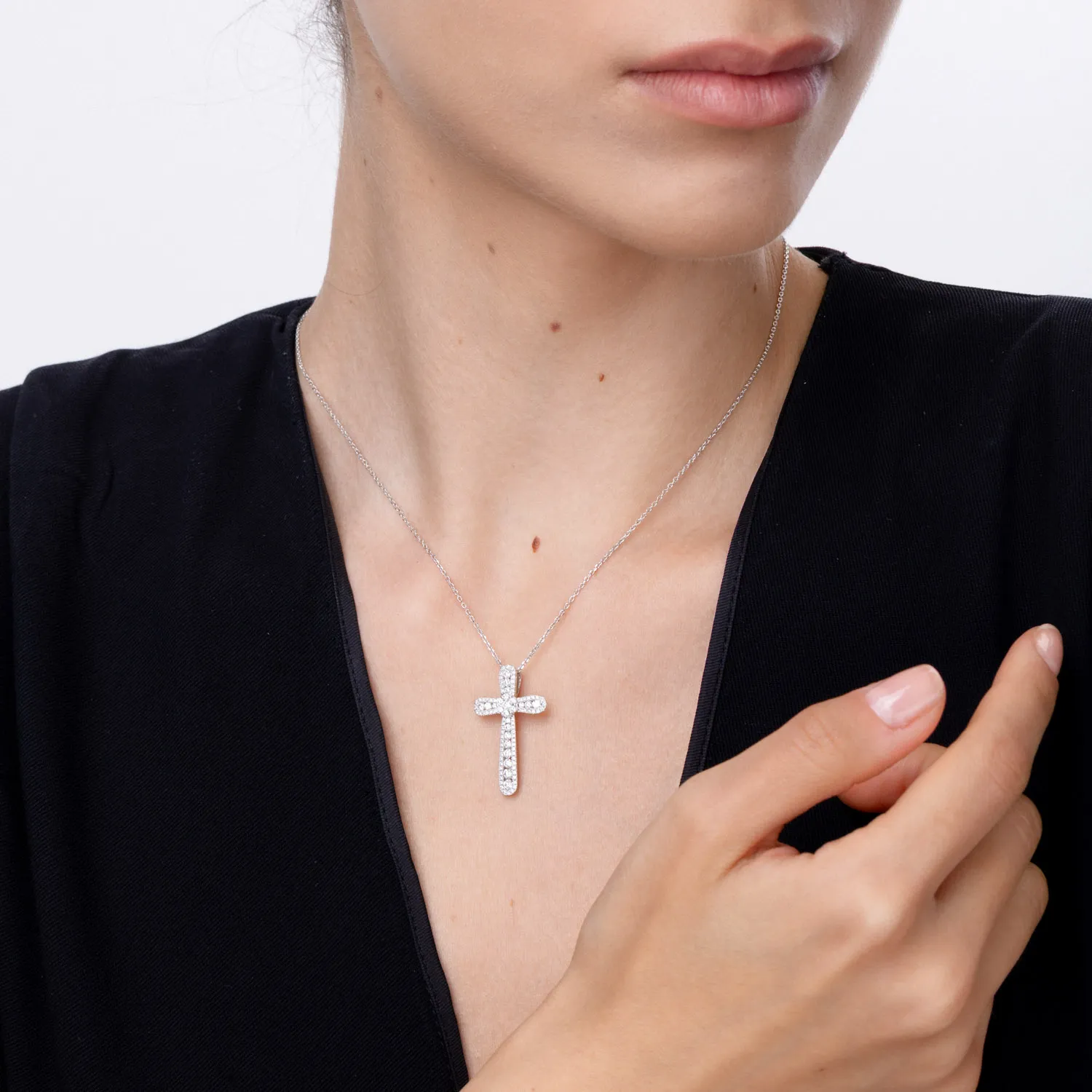 Pandantiv cruce din aur alb cu diamante de 1ct