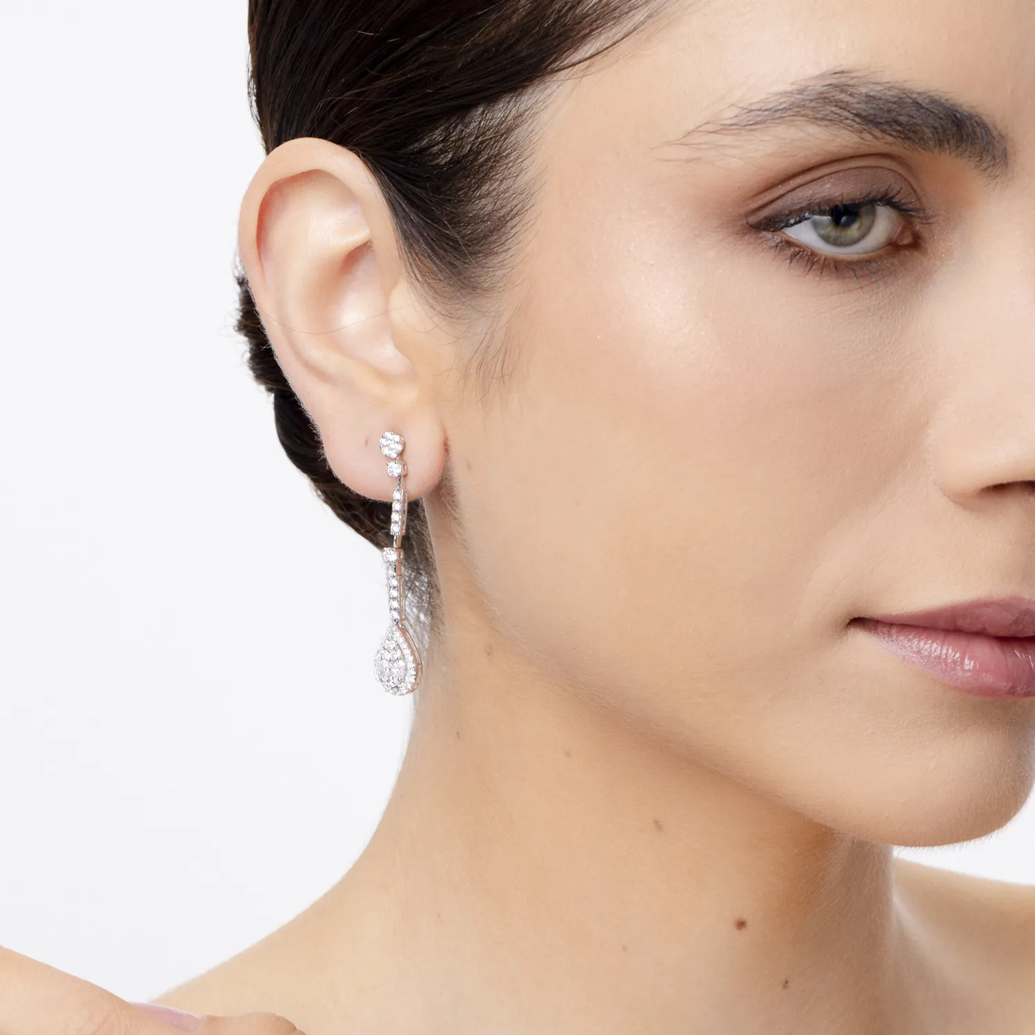 Fehérarany hosszú fülbevaló 1.89 ct gyémánttal