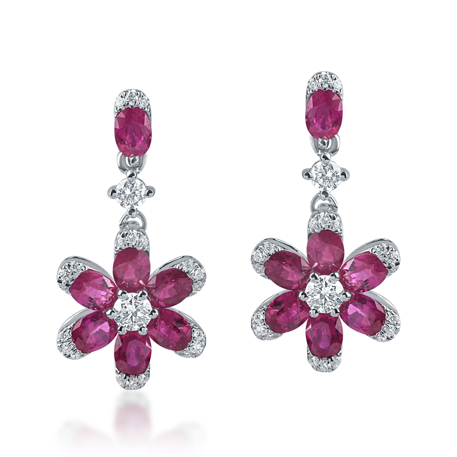 Cercei floare din aur alb cu rubine si diamante de 2.1ct