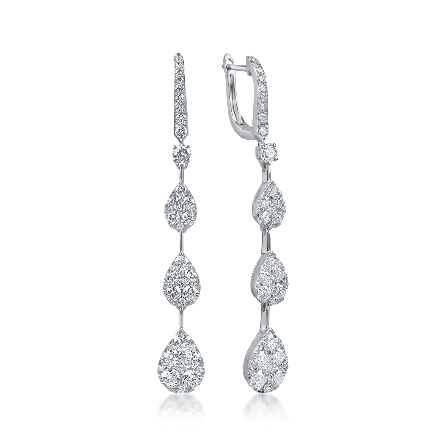 Cercei lungi din aur alb cu diamante de 2.38ct