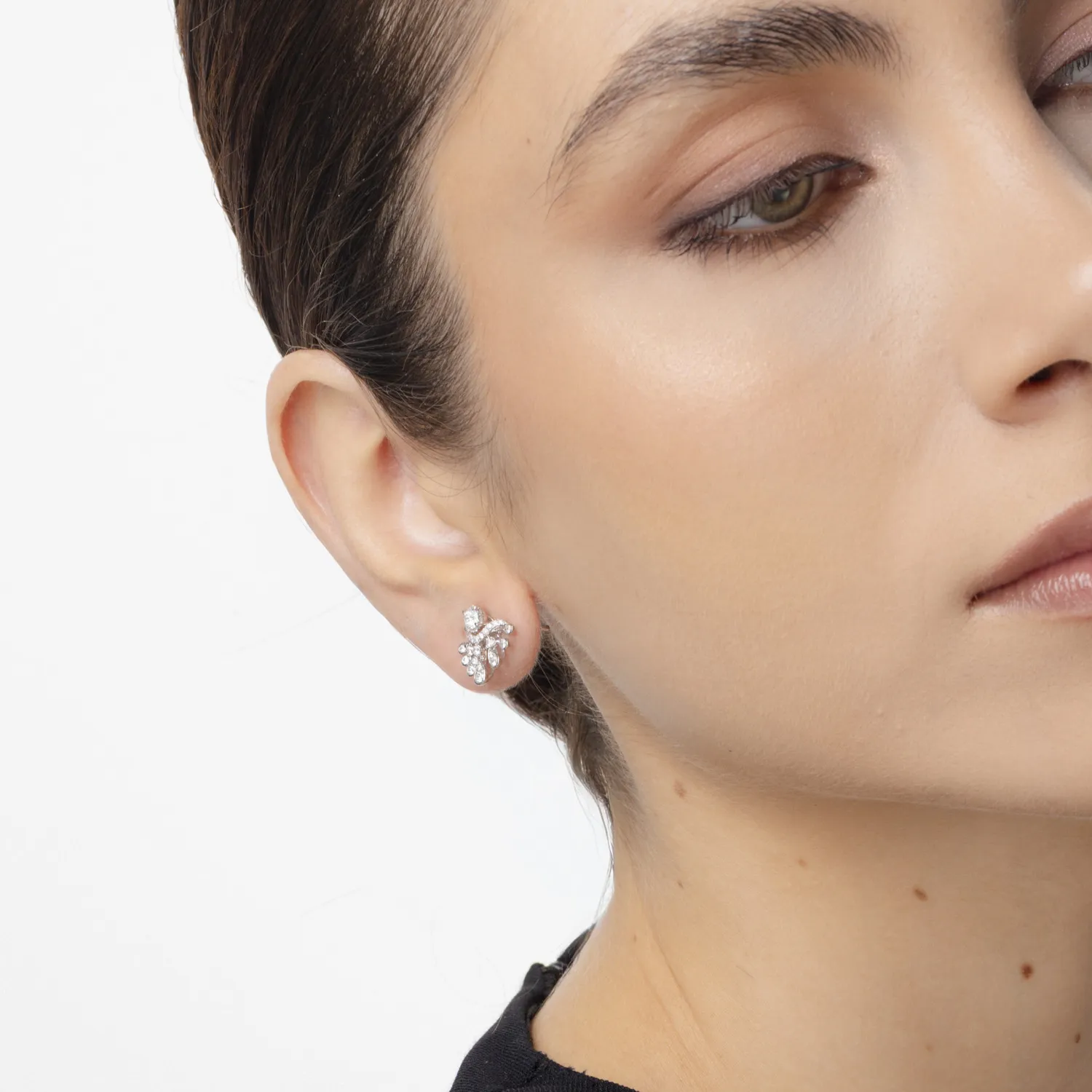 Fehérarany geometrikus fülbevaló 0.85 ct gyémánttal
