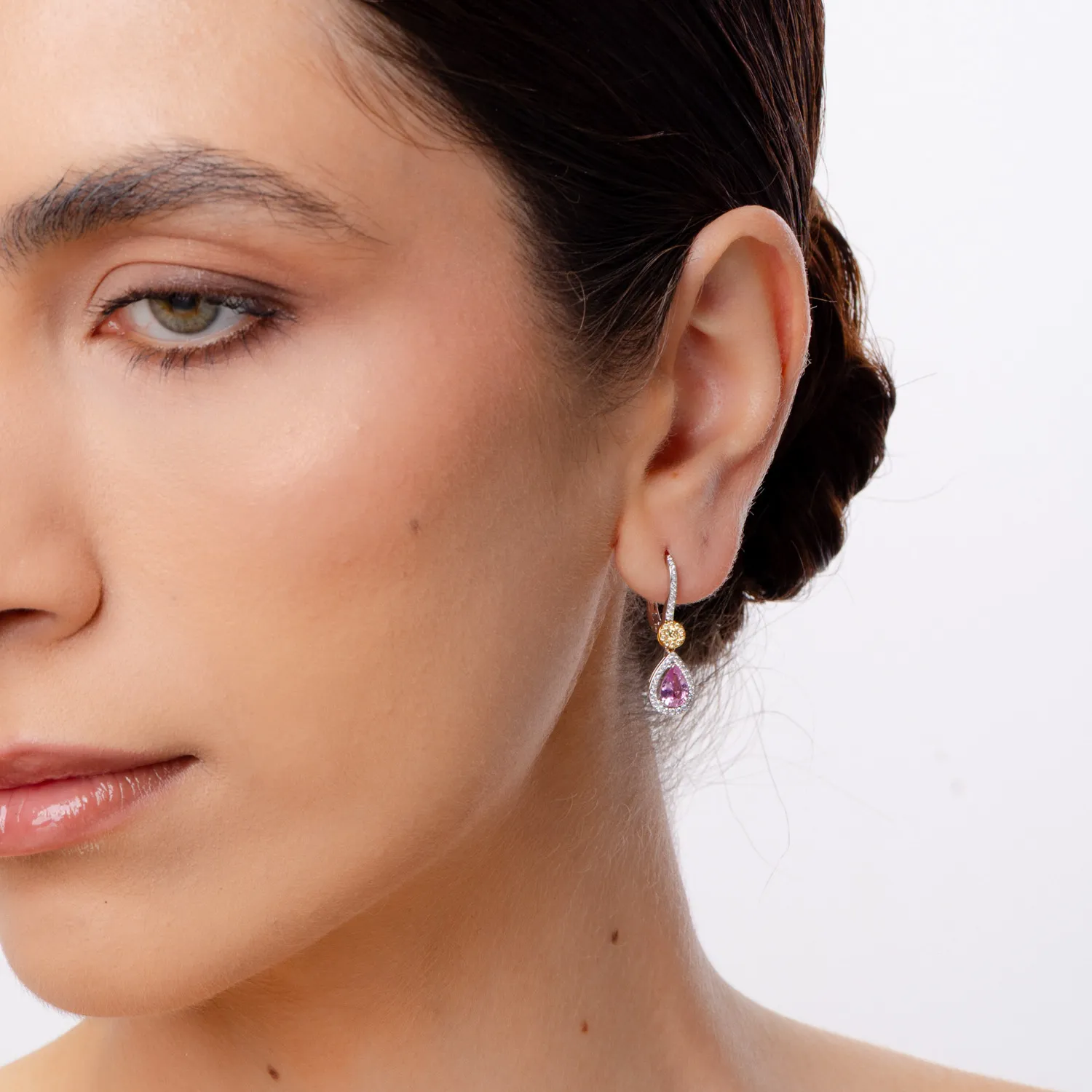 Fehérarany fülbevaló 1.8ct rózsaszín zafírral és gyémánttal