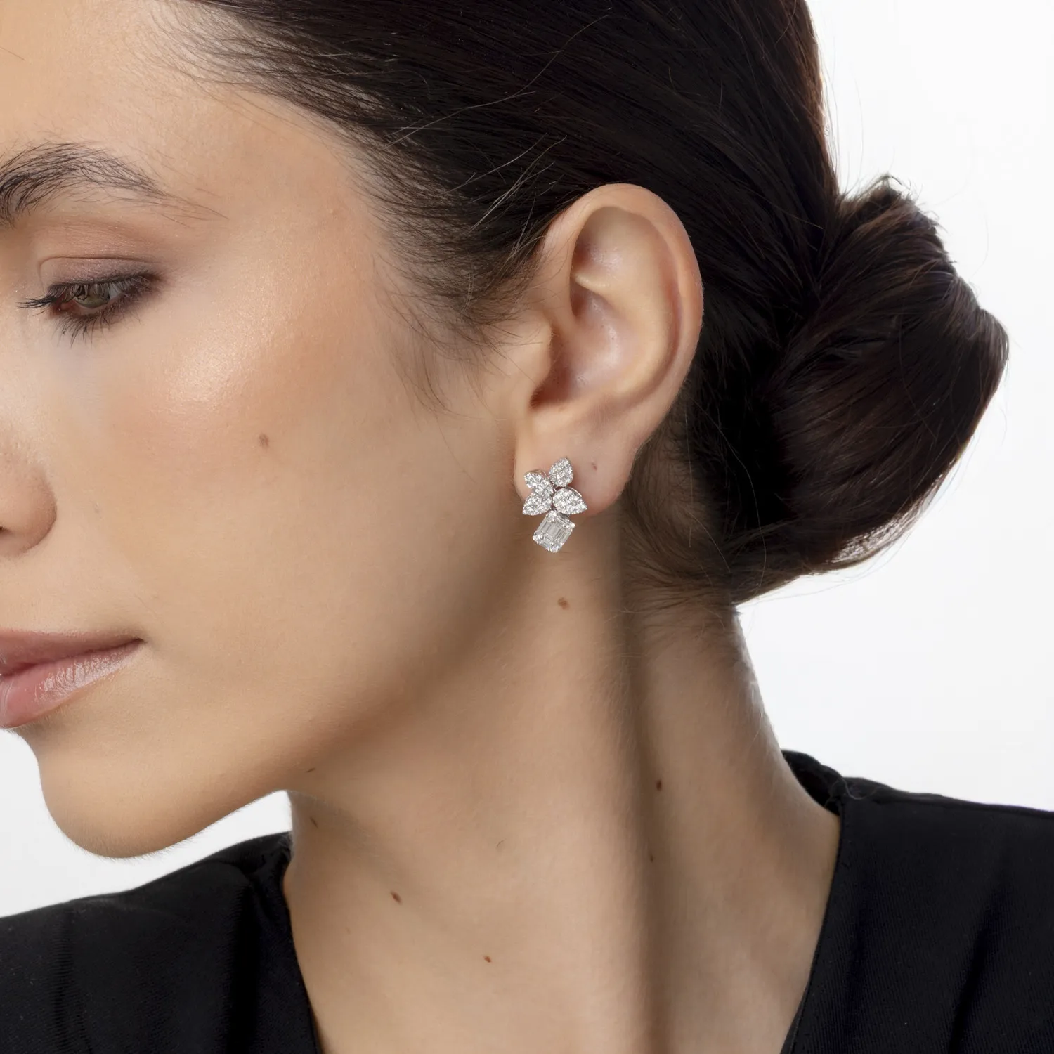Fehérarany fülbevaló, 2.3ct, mikrobeágyazó gyémántokkal