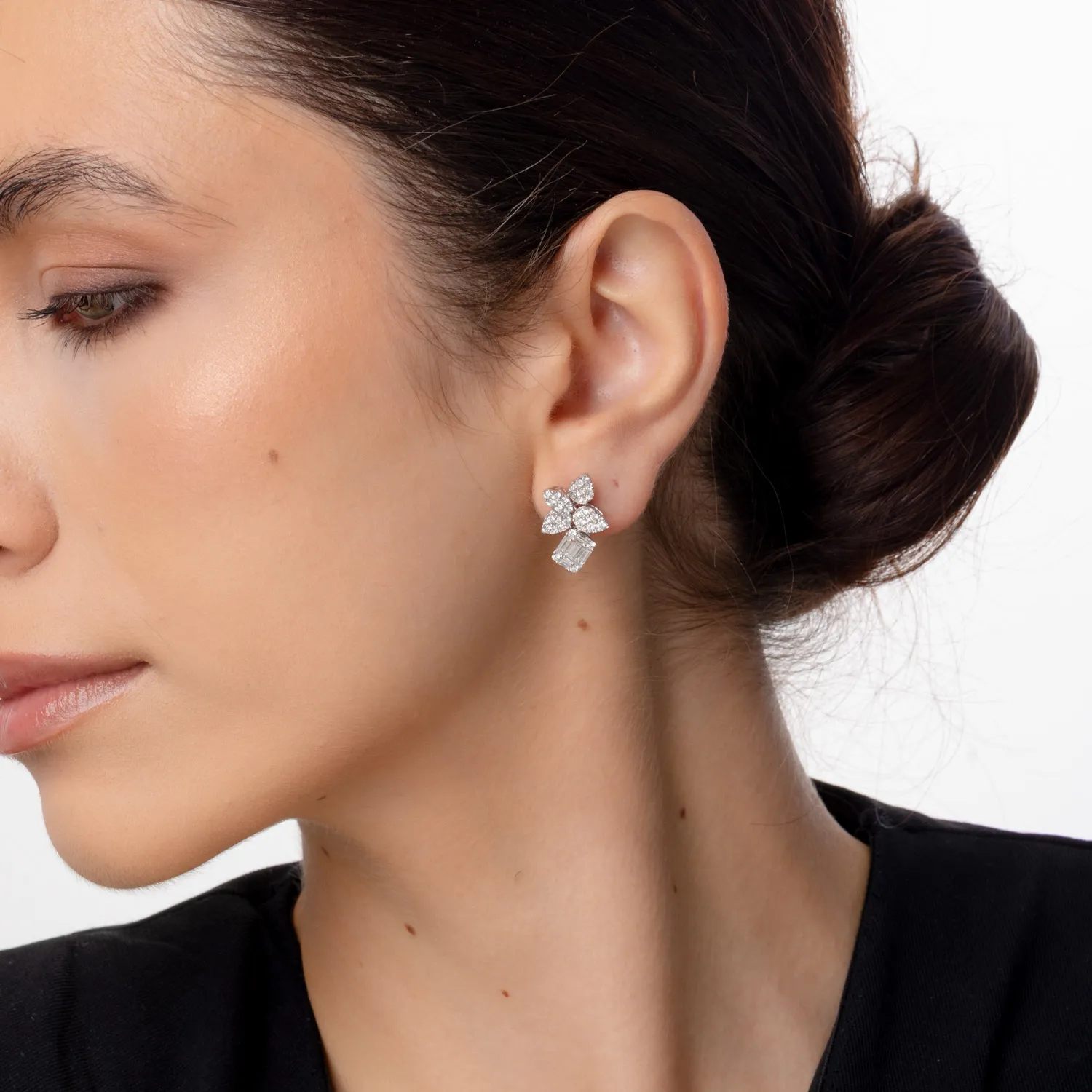Kolczyki z białego złota z diamentami o masie 2.3ct w mikrooprawie