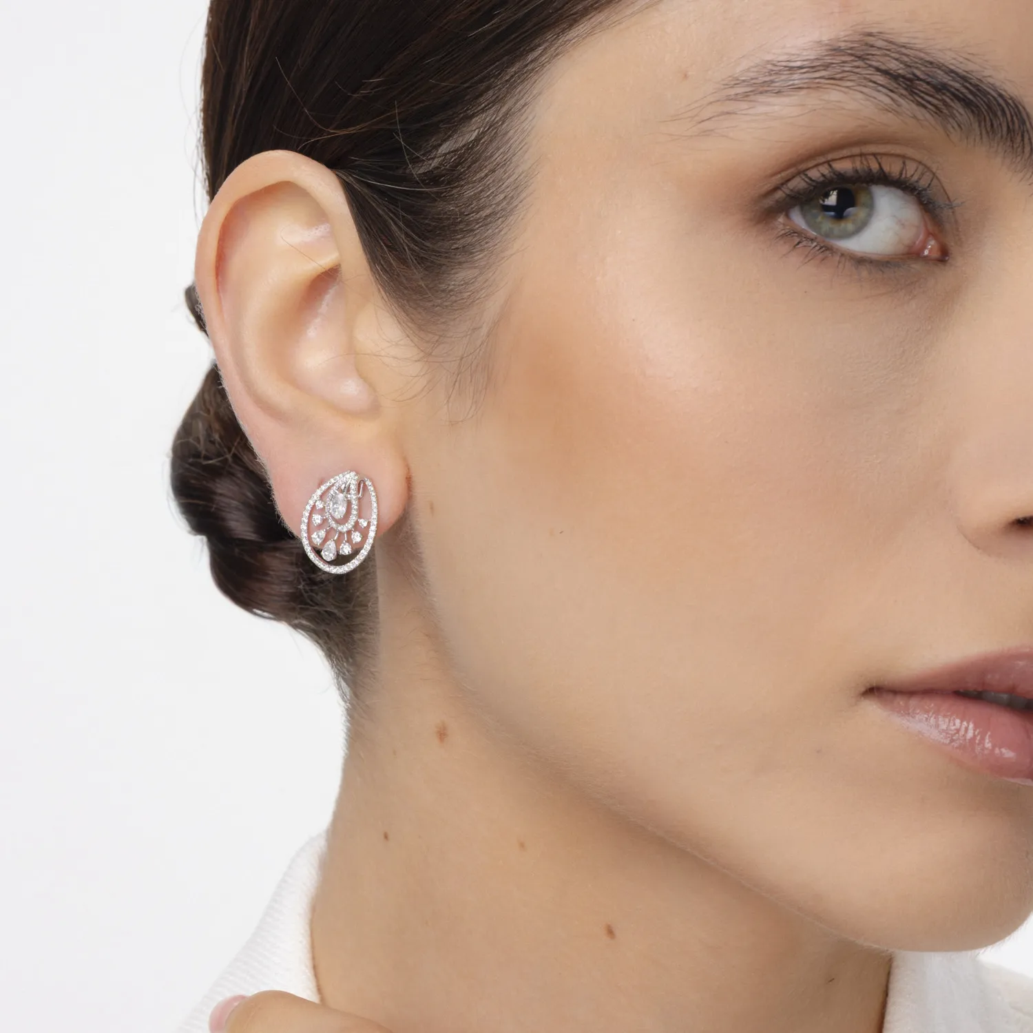 Fehérarany geometrikus fülbevaló 1.36 ct gyémánttal