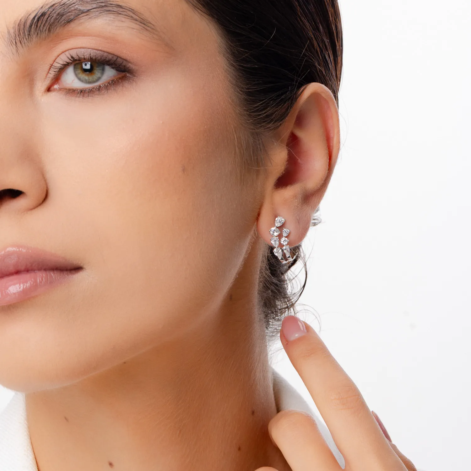 White gold double earrings with 1.96ct diamonds
