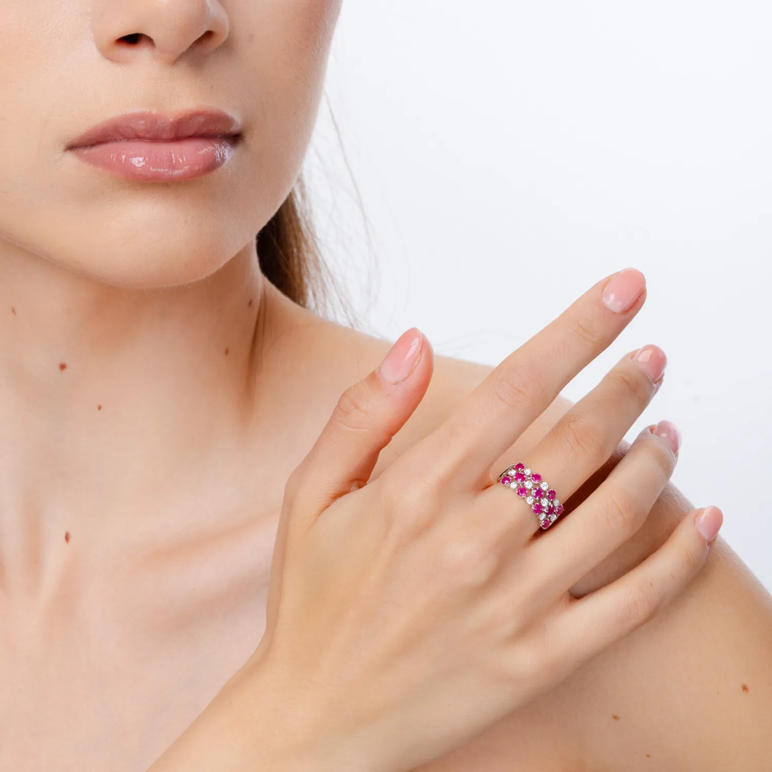 Inel geometric din aur alb cu rubine de 1.4ct si diamante de 0.3ct