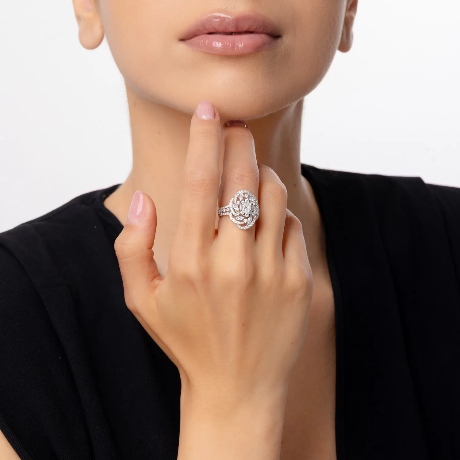 White gold floral ring with 1.8ct diamonds