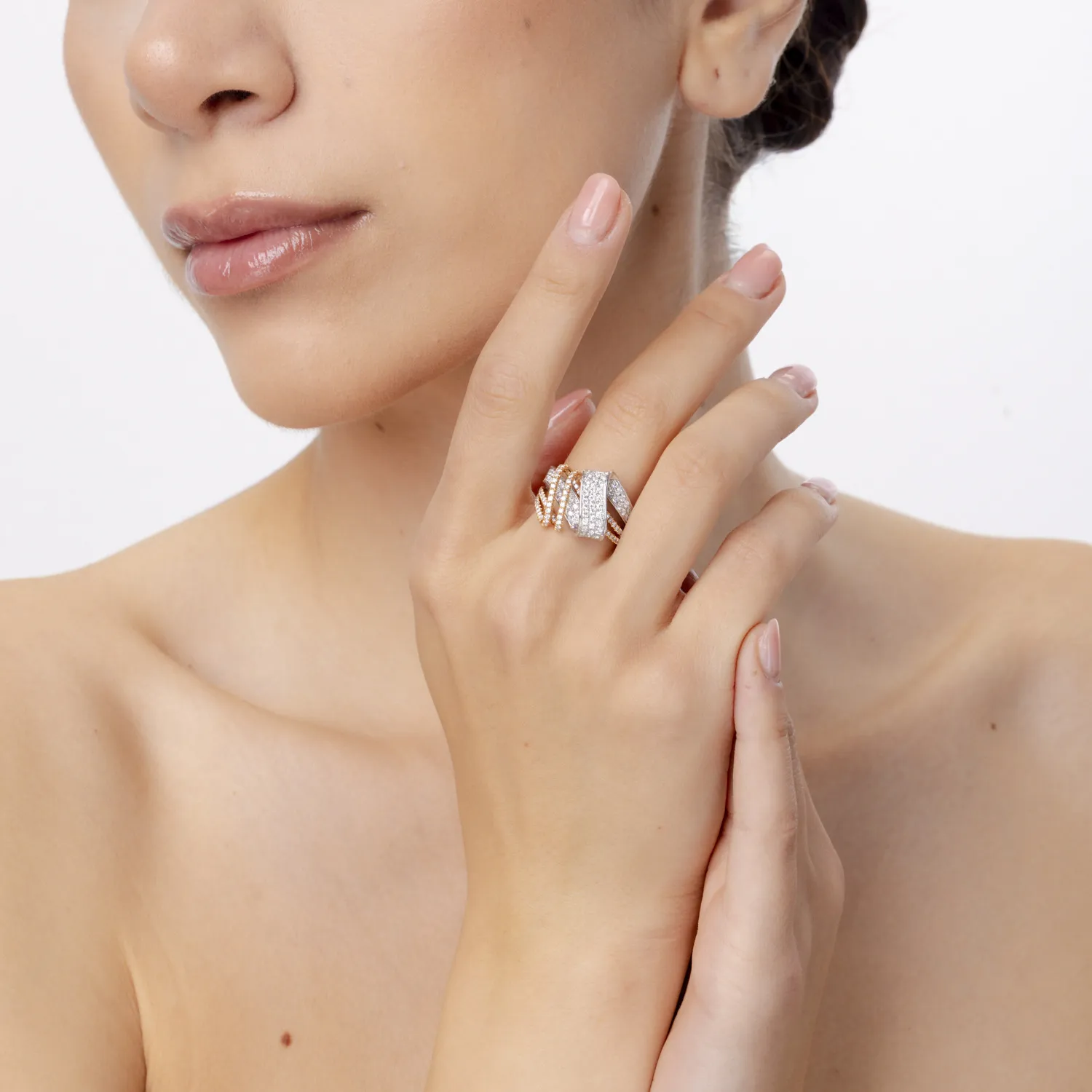 Fehérarany geometriai gyűrű 1.3ct gyémántokkal