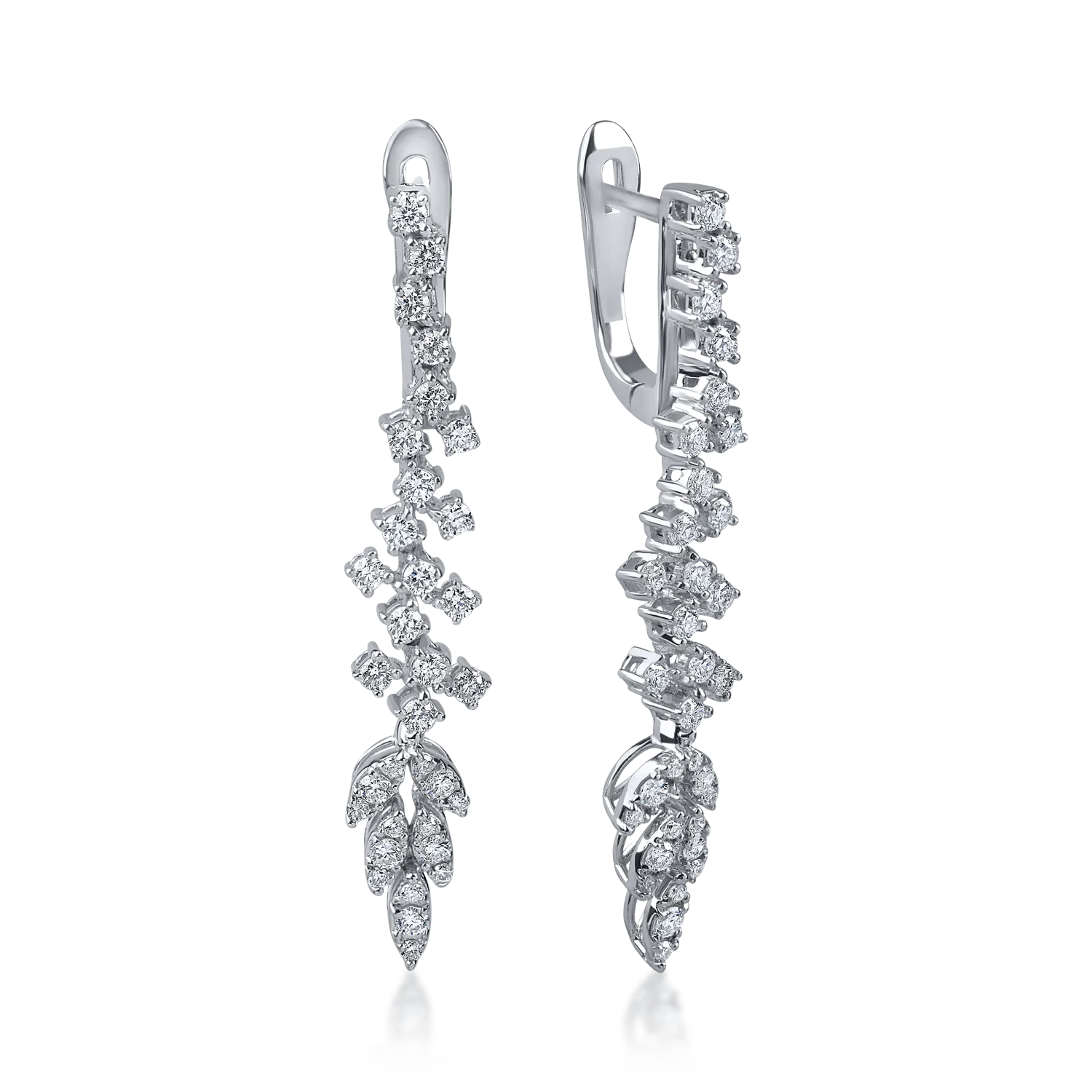 Cercei lungi din aur alb cu diamante de 0.8ct