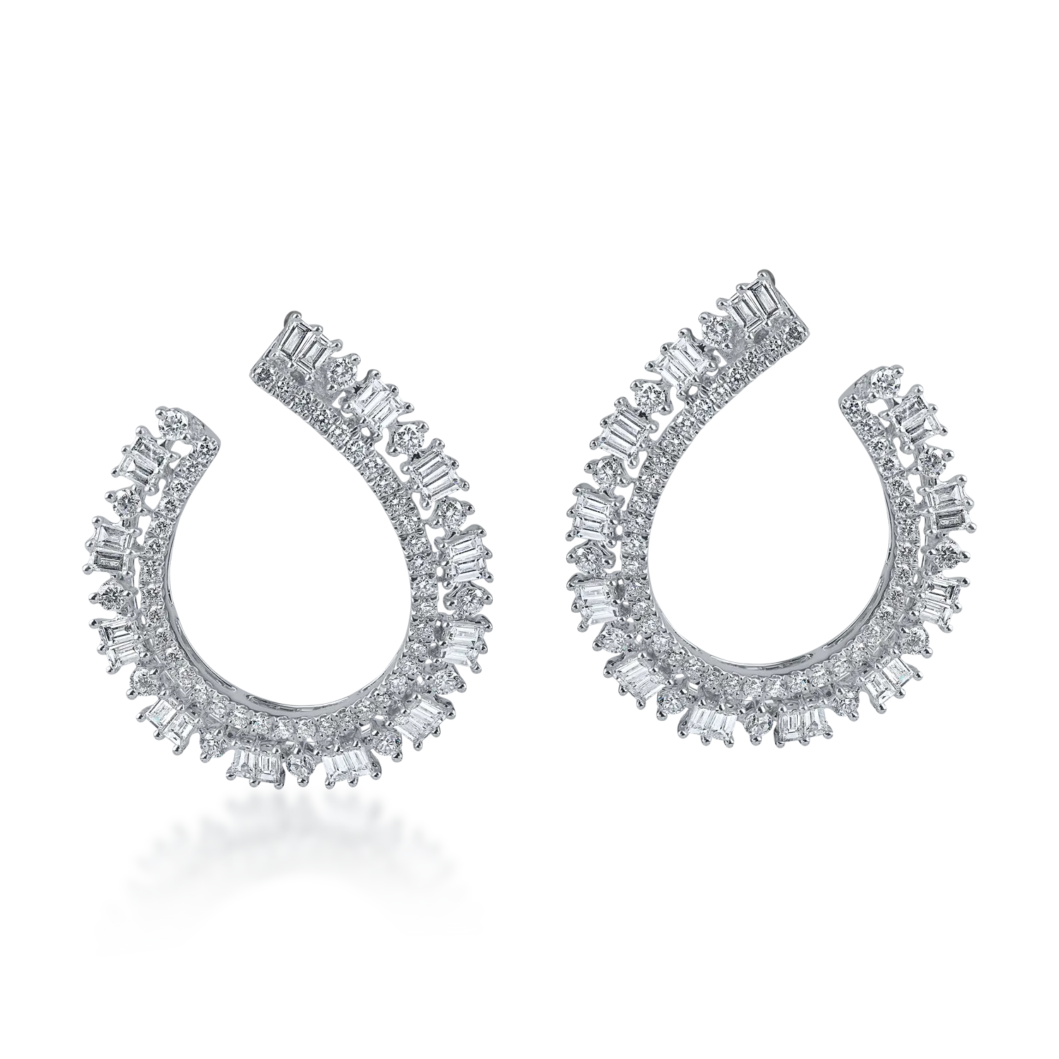 Cercei geometrici din aur alb cu diamante de 2ct