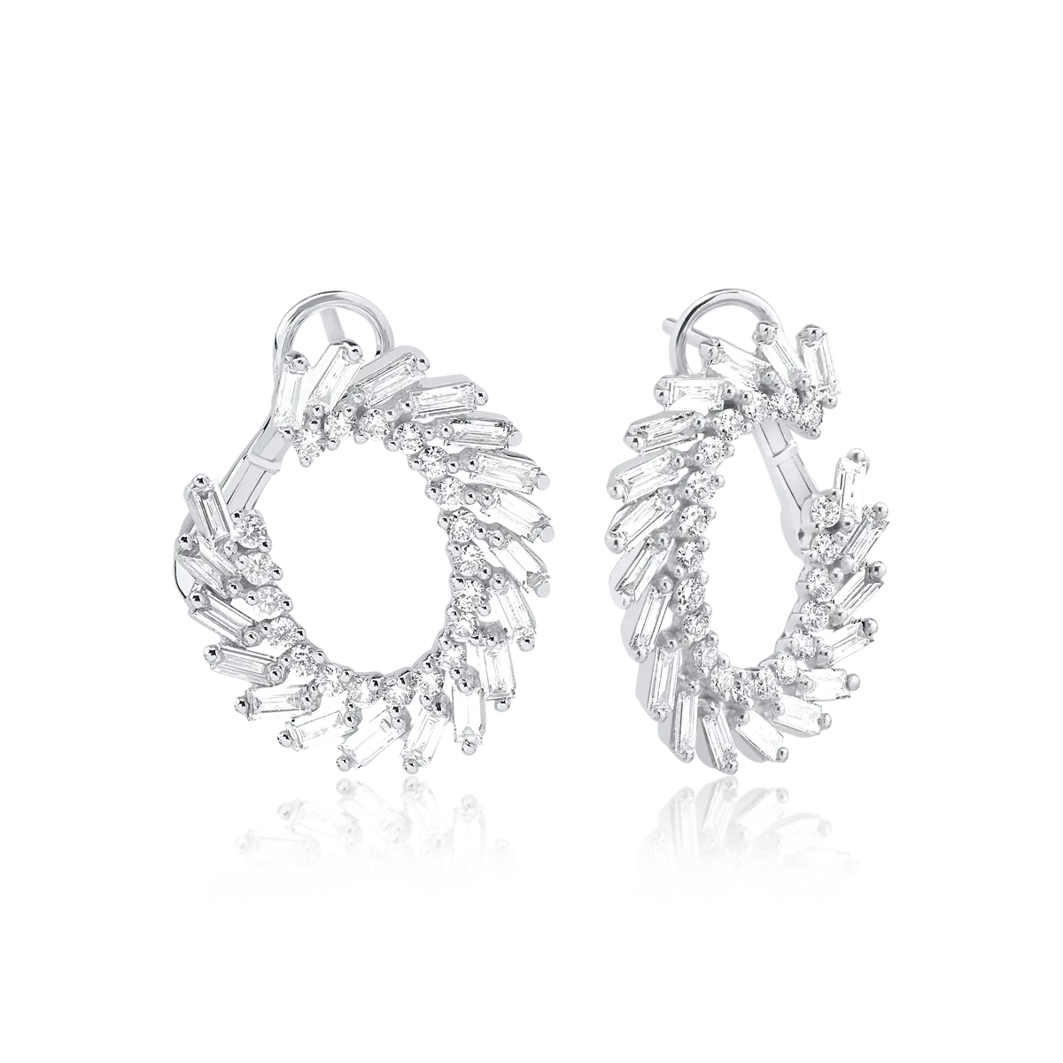 Cercei din aur alb cu diamante baguette si rotunde microsetting de 2.1ct