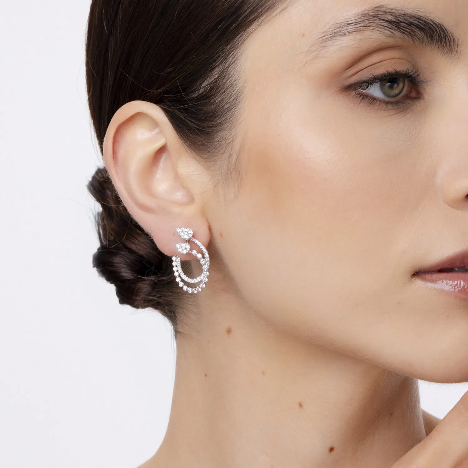 Fehérarany fülbevaló, 2.4ct, mikrobeágyazó gyémántokkal
