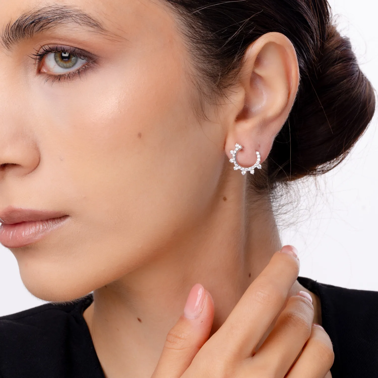 Cercei on ear din aur alb cu diamante de 1.1ct