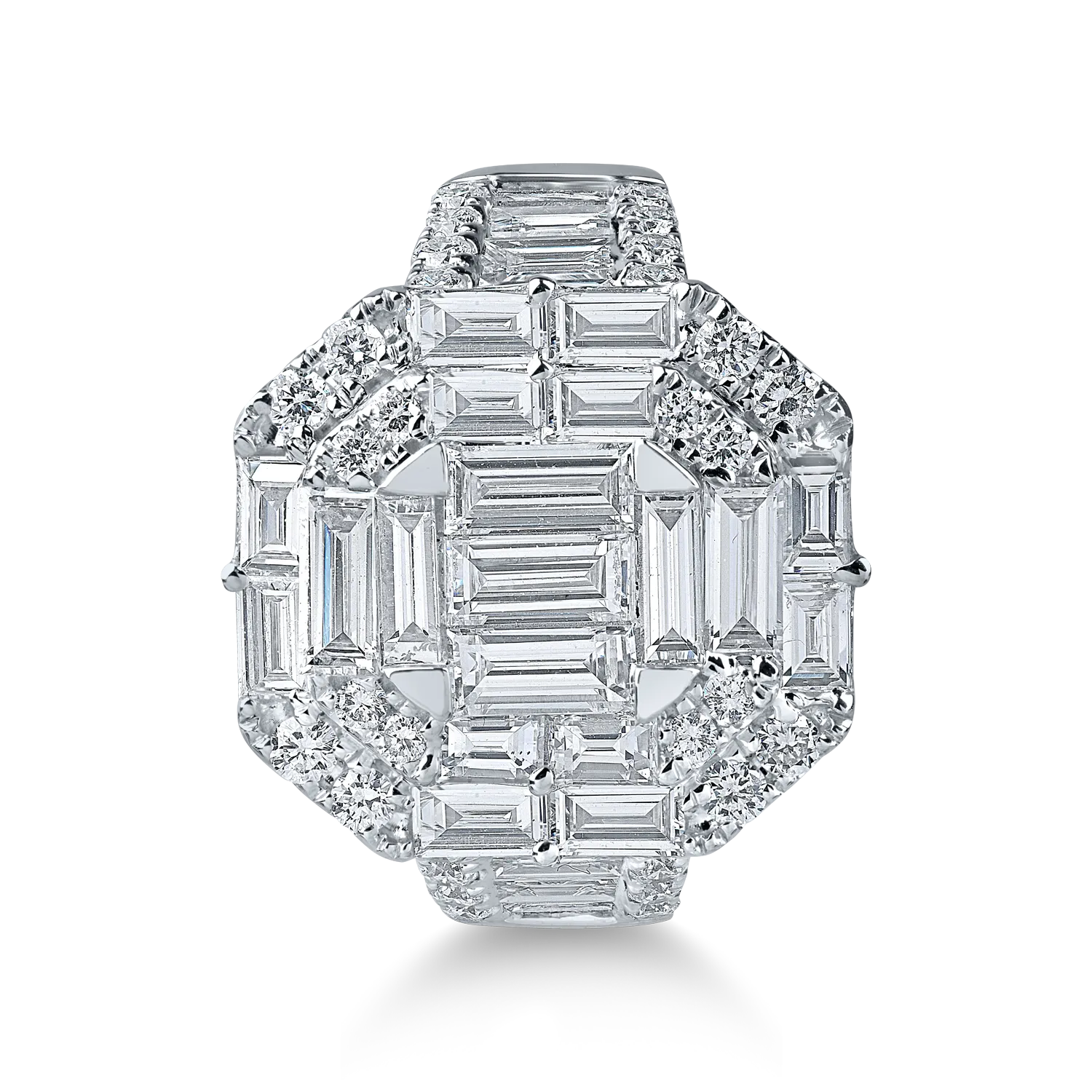 White gold ring with 2.6ct diamonds