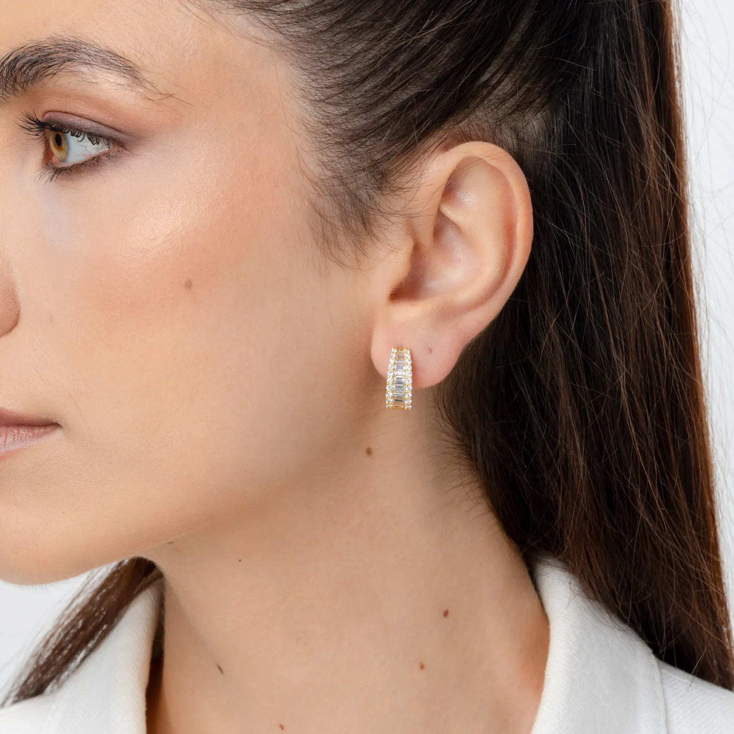 Cercei on ear din aur galben cu diamante baguette si rotunde de 1.9ct