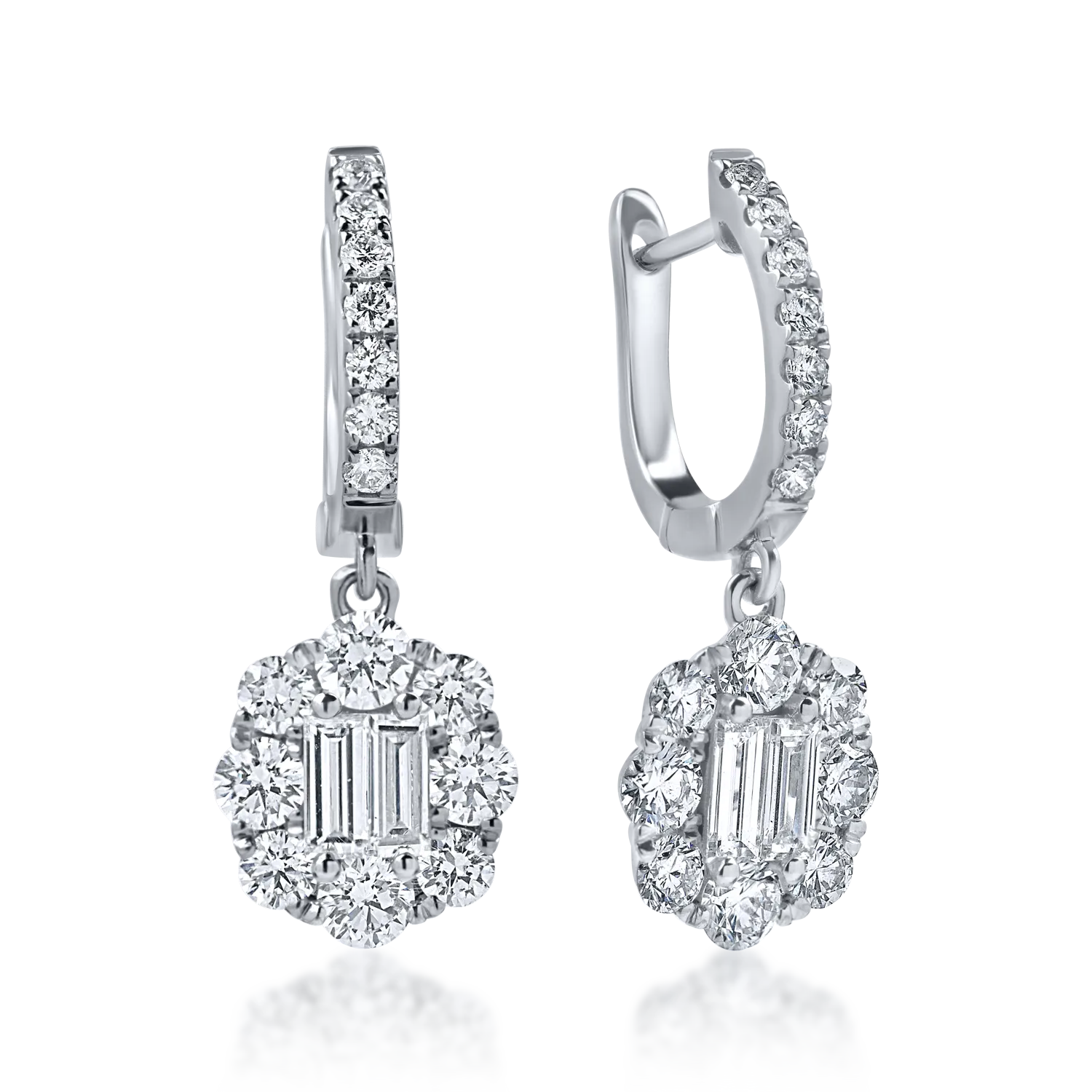 Kolczyki na ucho z białego złota z diamentami o masie 1.8ct