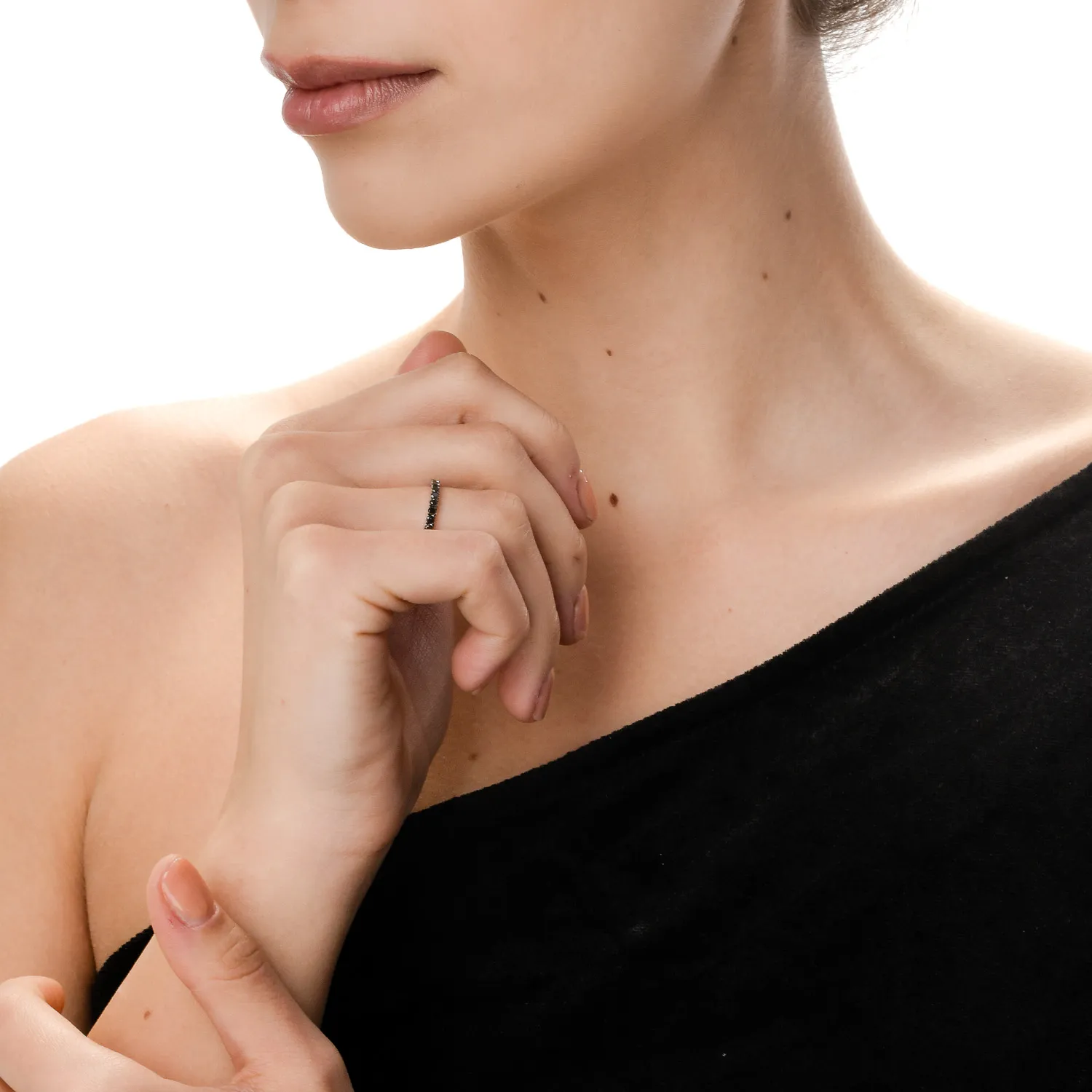 White gold eternity ring with 0.94ct black diamonds