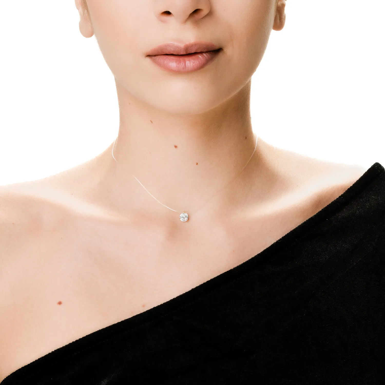 Yellow gold clear wire necklace with zirconia pendant