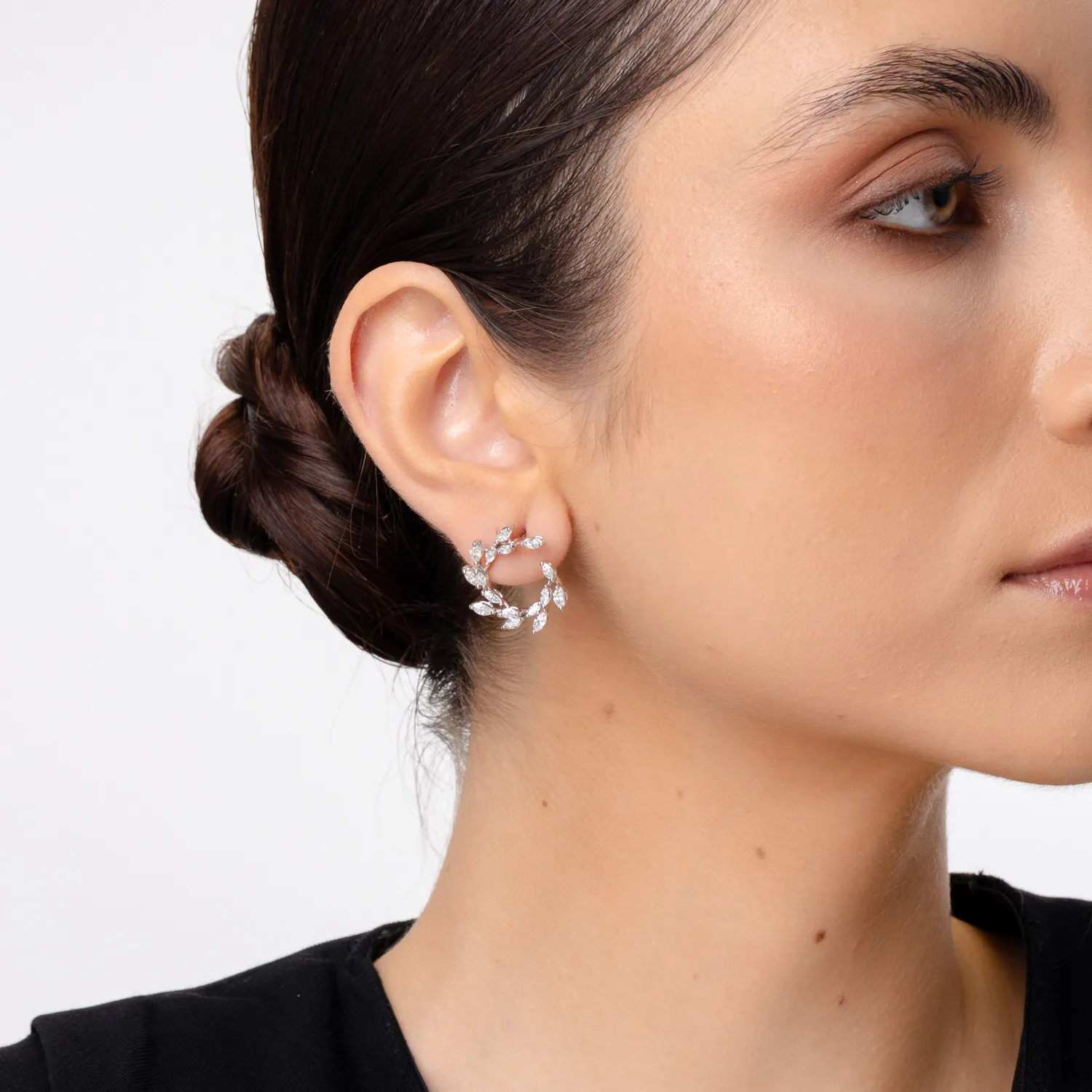 White gold earrings with 2.1ct marquise diamonds