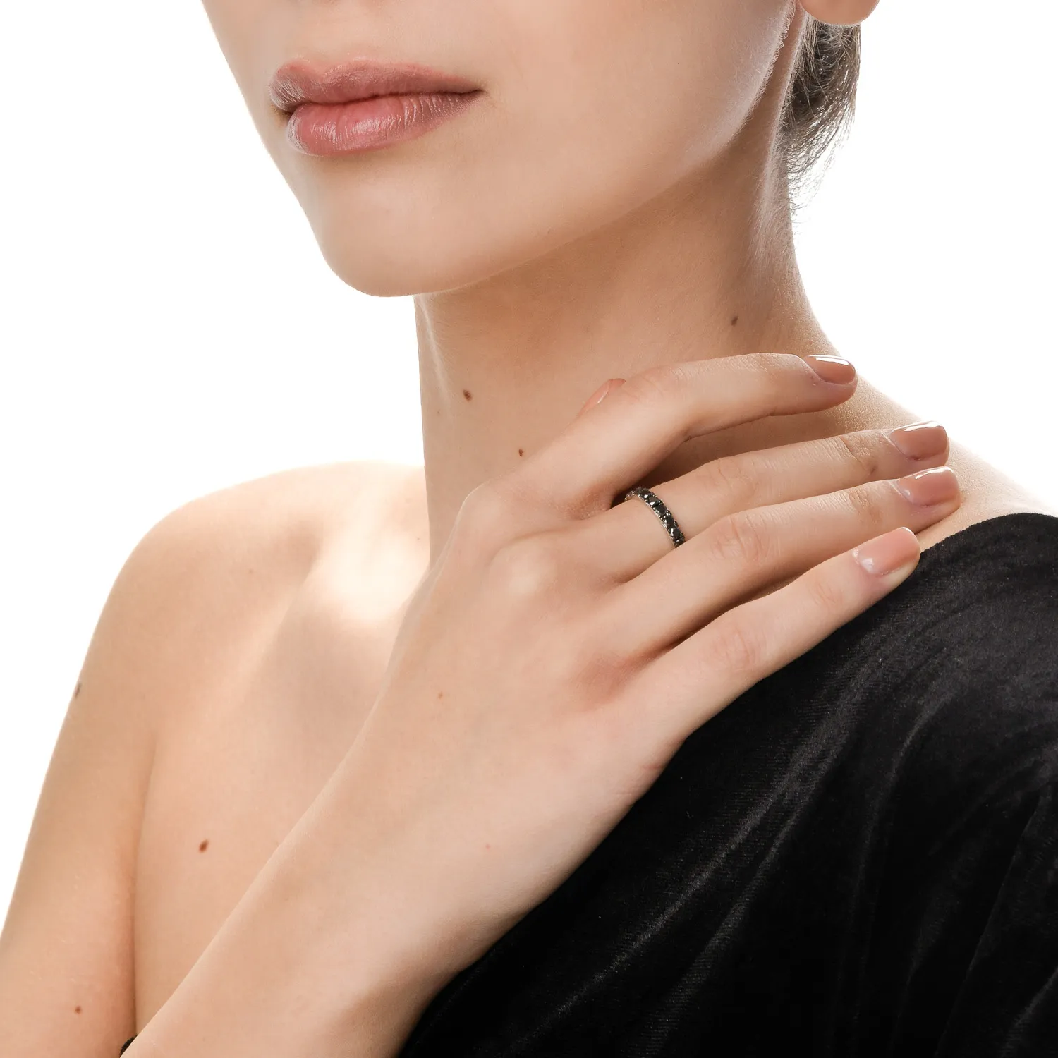 White gold half eternity ring with 1.17ct black diamonds