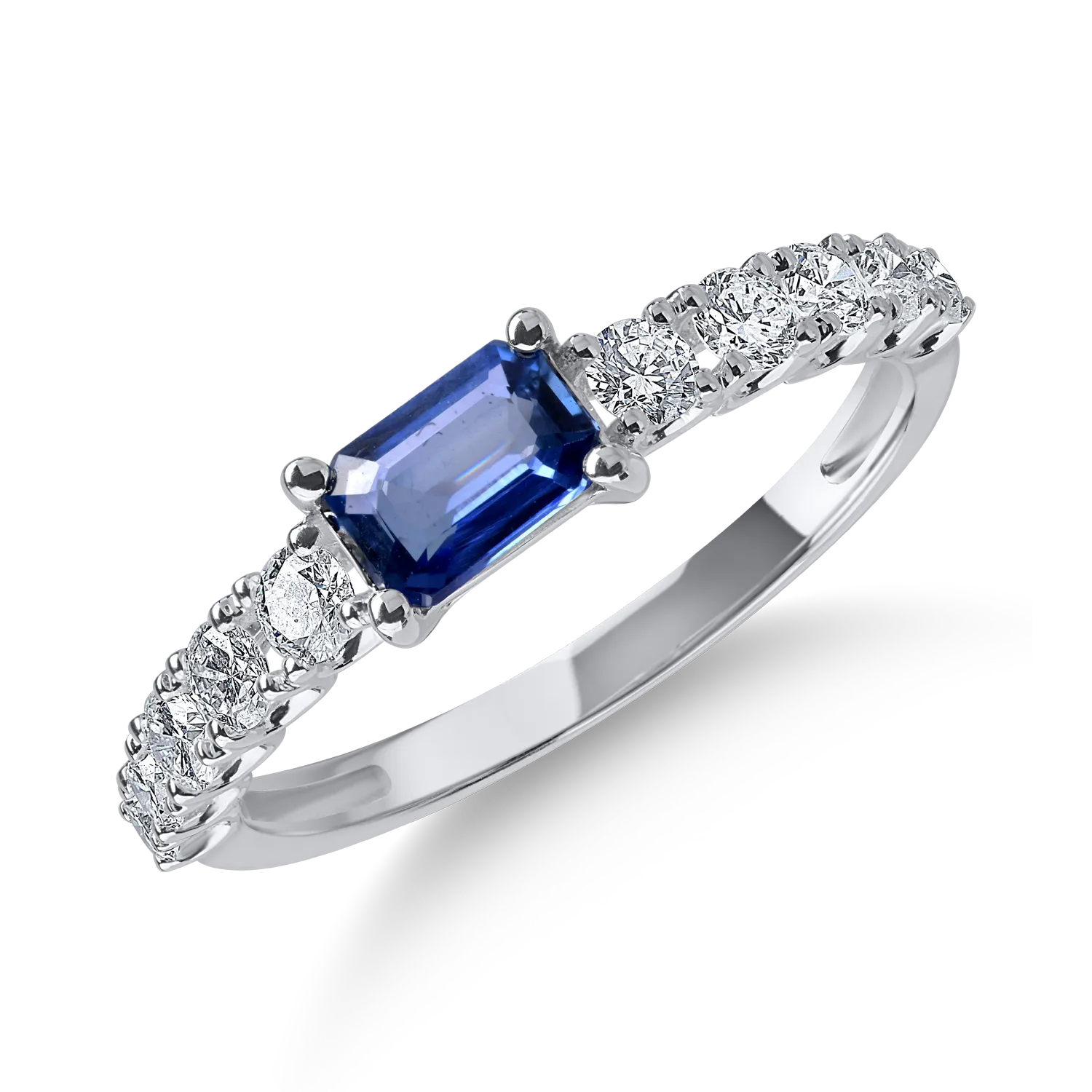 Inel din aur alb cu safir taietura emerald de 0.55ct si diamante de 0.46ct