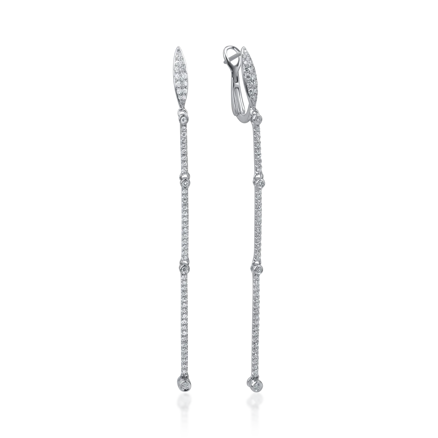 Cercei lungi din aur alb cu diamante de 0.52ct