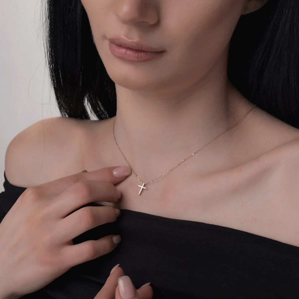 Lant cu pandantiv cruce din aur galben cu diamant de 0.005ct
