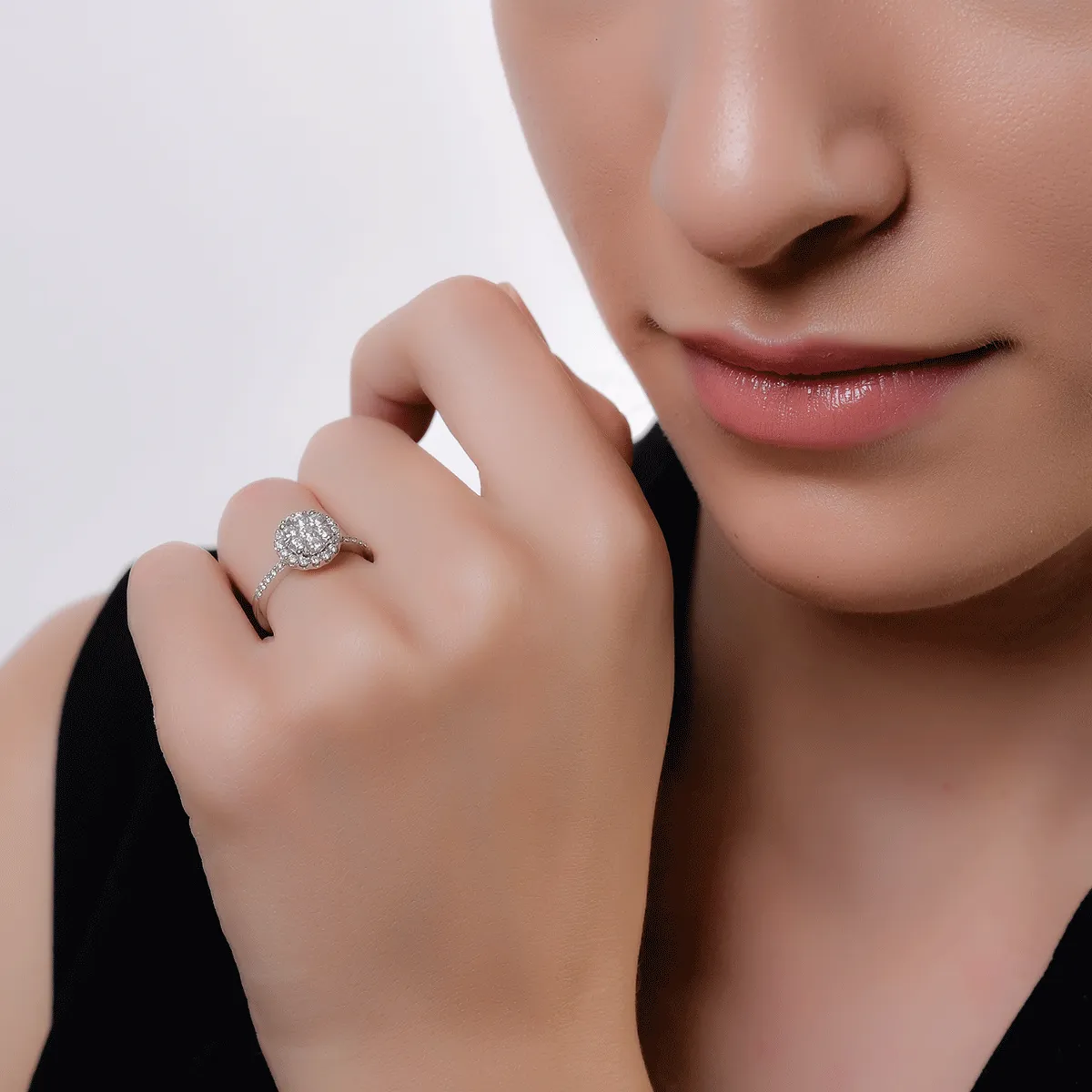 Пръстен от бяло злато с 0.5ct диаманти