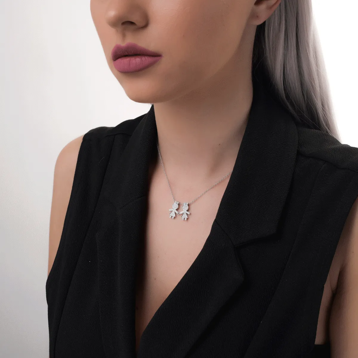 Момичета медальон верига с 18K бяло злато диамант 0.32ct