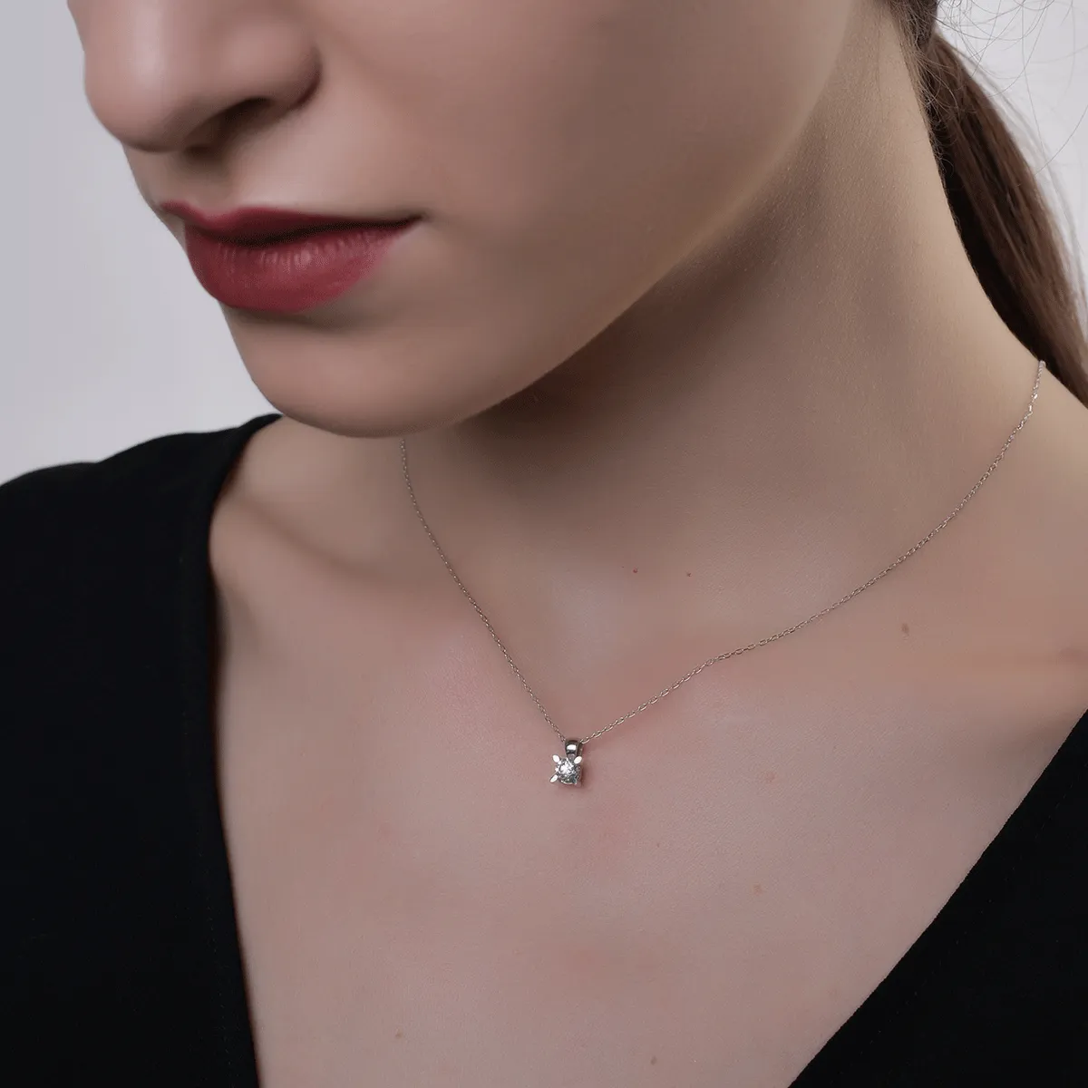 Lant cu pandantiv din aur alb cu diamant solitaire de 0.3ct