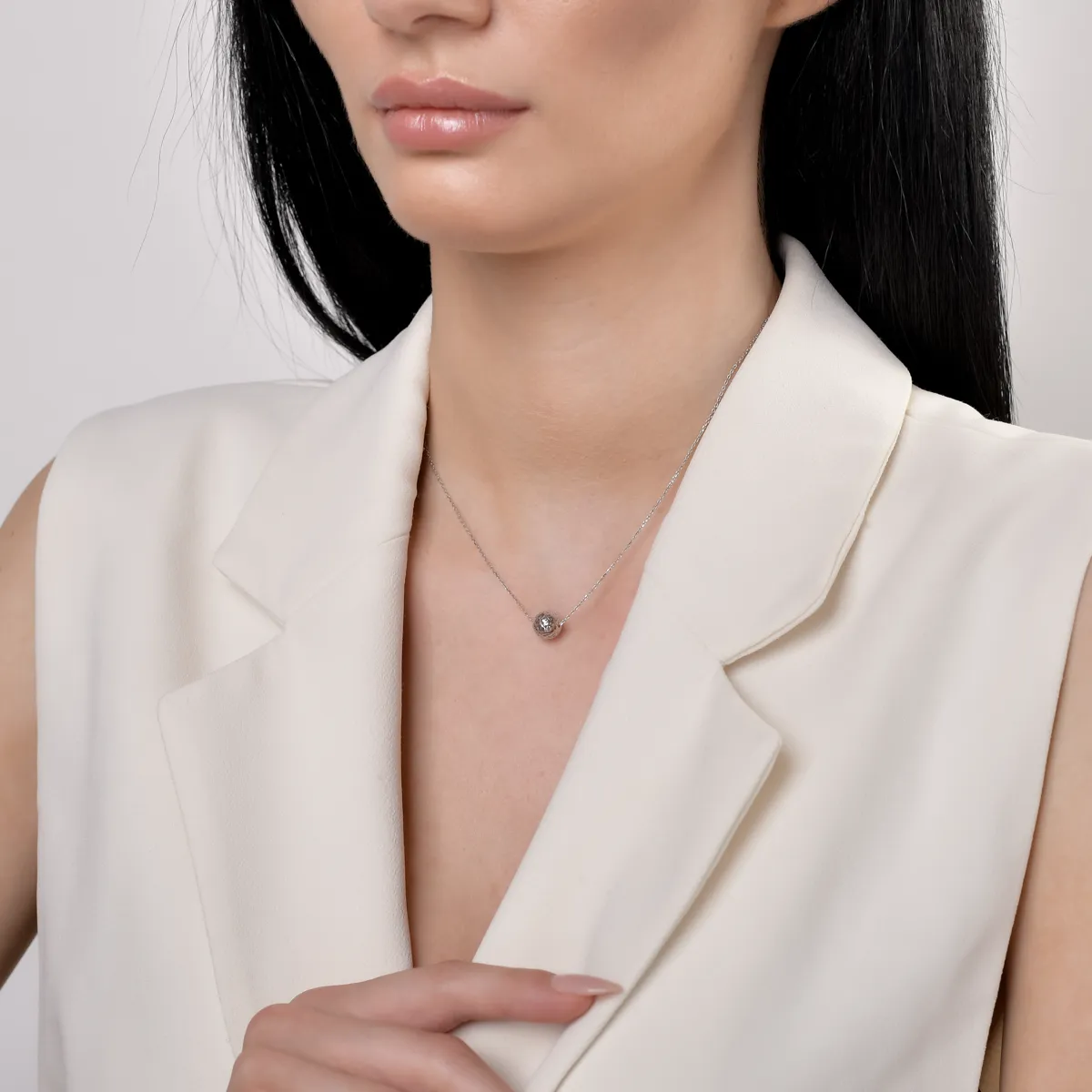 14K white gold pendant necklace