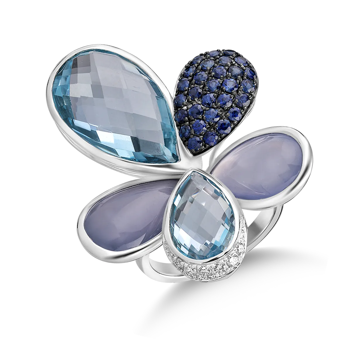 18K white gold ring with 17ct blue topazors and blue calcedons of 7.48ct