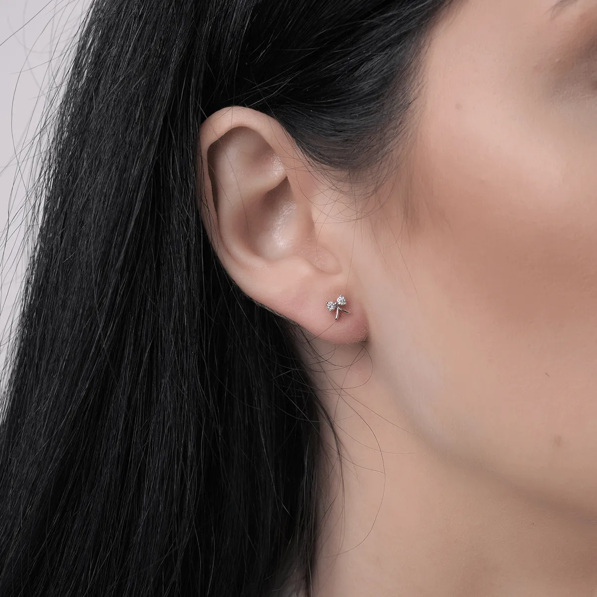 14K бели златни обеци с 0.11ct диаманта