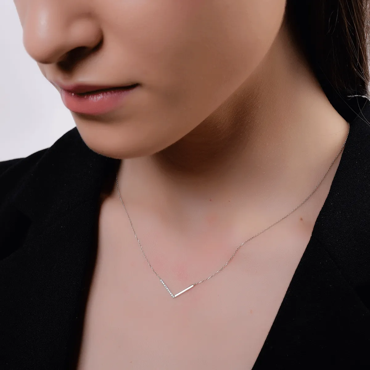 Naszyjnik z 18K białego złota i diamenty 0.046kr