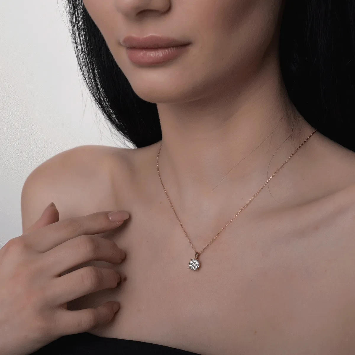 Pandantiv din aur roz cu diamante de 0.34ct