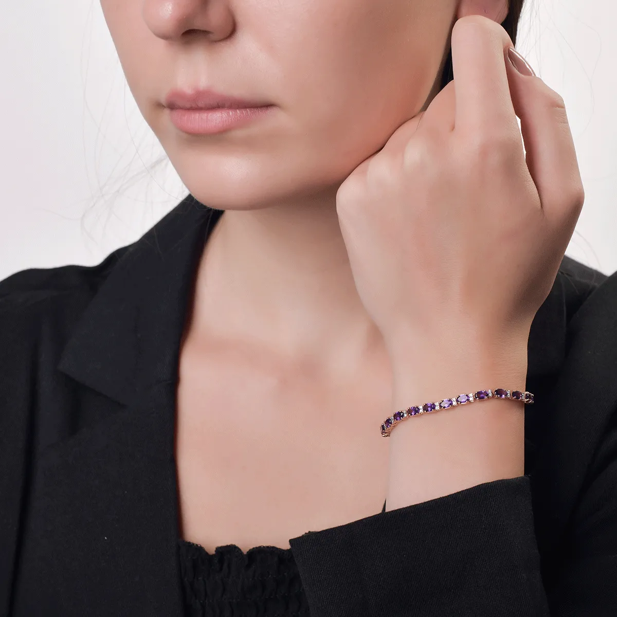 Гривна за тенис от розово злато 18К с аметисти 5.03гкт и диаманти от 0.23гкт.