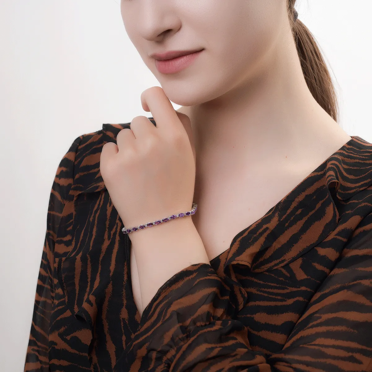 Гривна за тенис от 18 карата бяло злато с 5.26 карата аметист и 0.27 карата диаманти