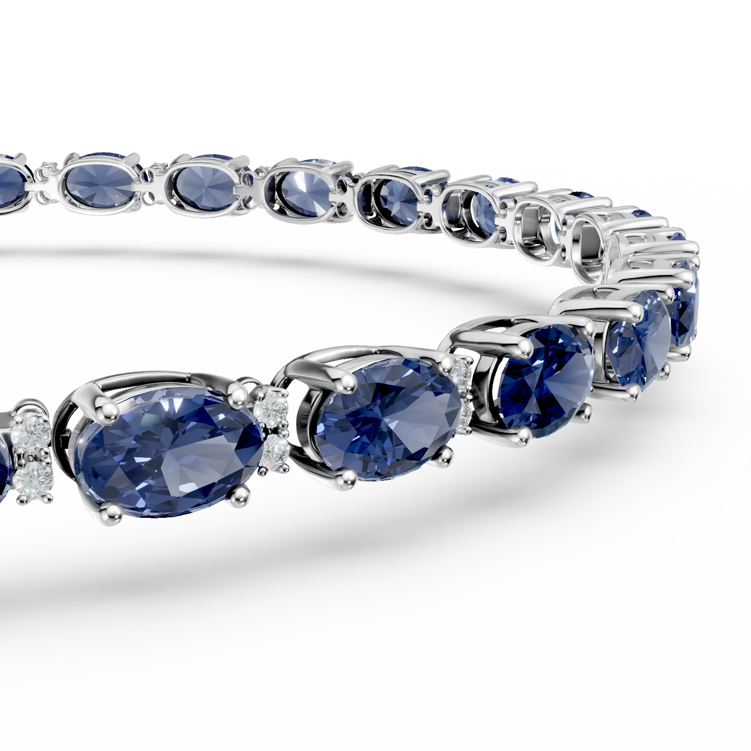 Тенис гривна от 14K бяло злато с 8.17кт сапфири и 0.26кт диаманти