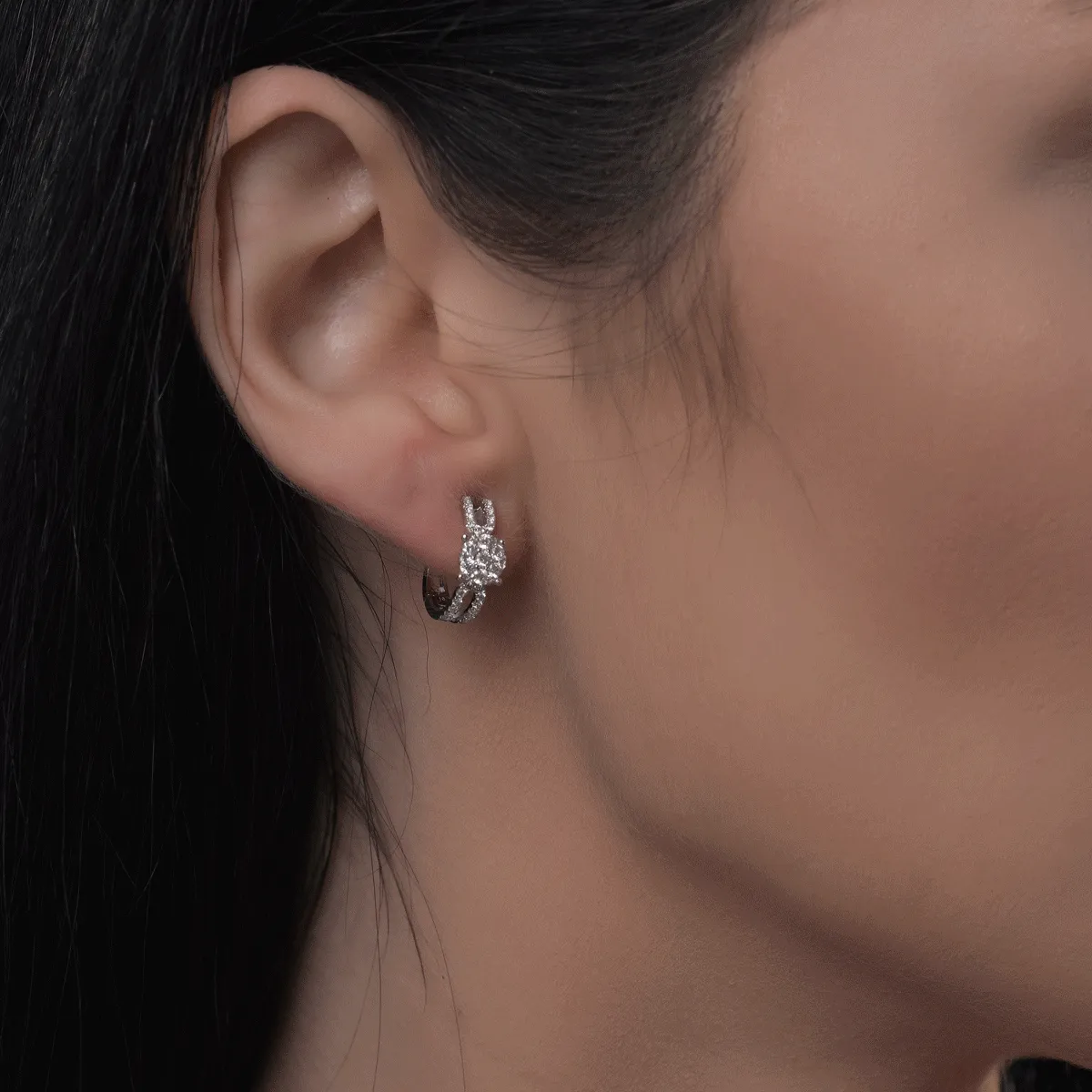 18K бели златни обеци с 0.4ct диаманта