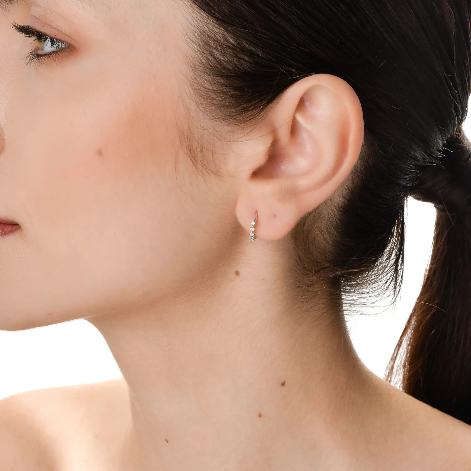 14K white gold earrings with 0.207ct diamonds