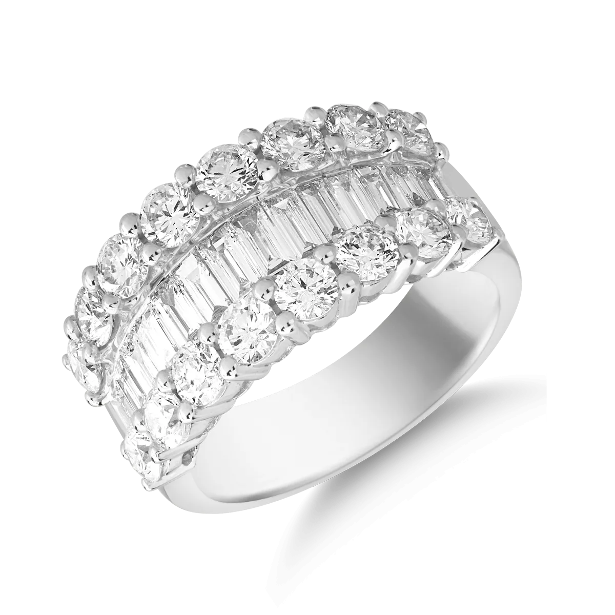 18K white gold ring with 2.91ct diamonds