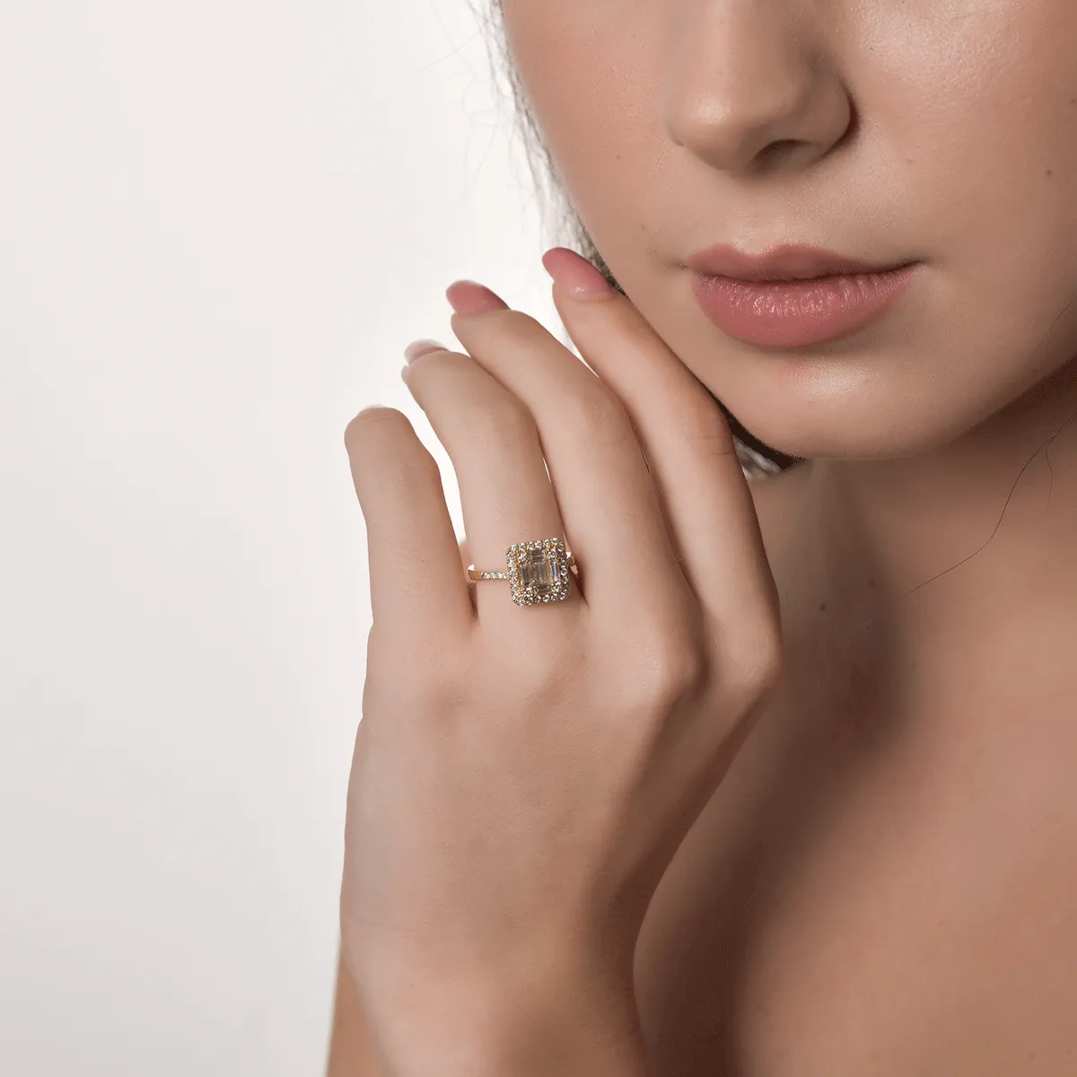 Пръстен от 18K жълто злато с диаманти от 0.79ct