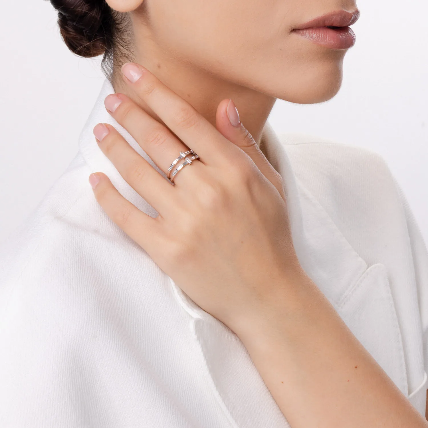 Inel din aur alb cu diamant baguette de 0.8ct