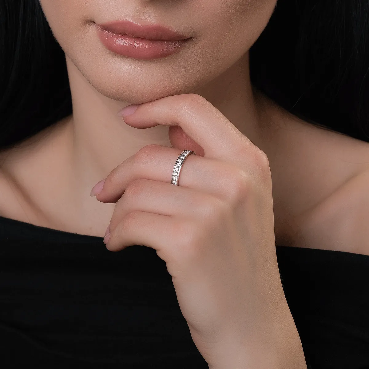 Пръстен със знака на безкрайността от бяло злато 18К с диаманти 0.96гкт