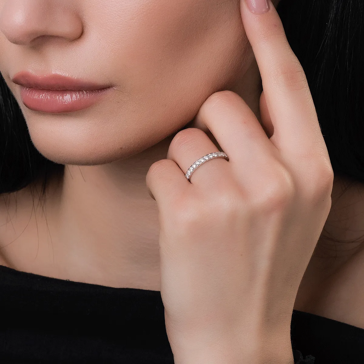 Inel infinity din aur alb de 18K cu diamante de 0.75ct