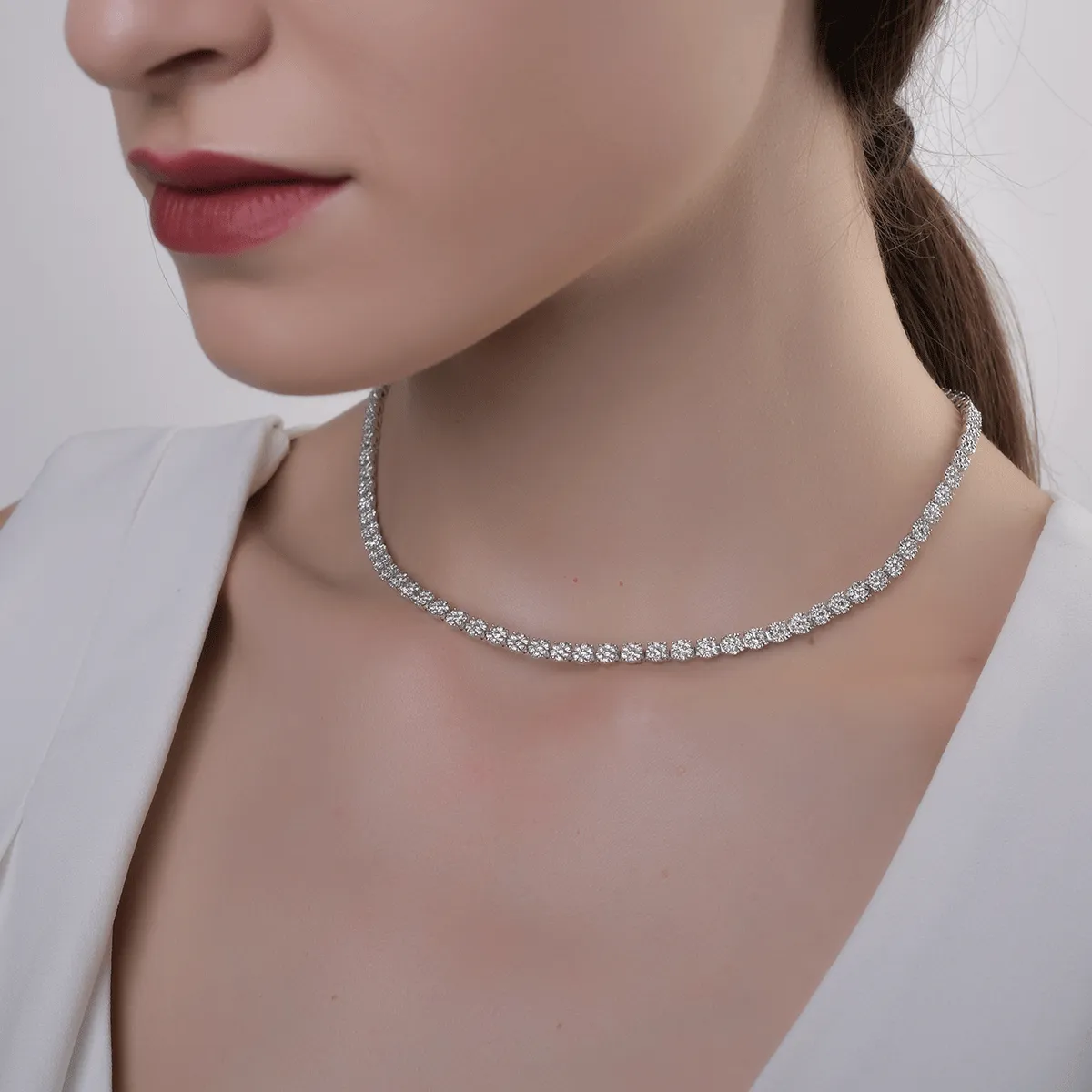 Colier tennis din aur alb cu diamante de 3ct