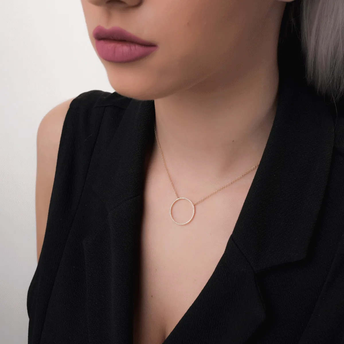 Lant cu pandantiv din aur galben cu diamante de 0.12ct