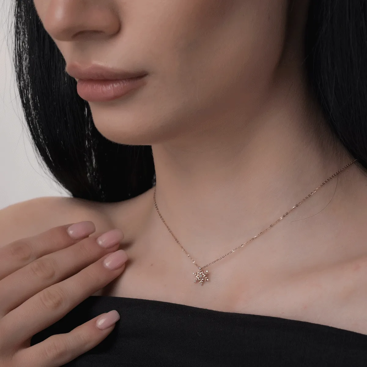 Верижка от розово злато 18К с диаманти 0.03ct
