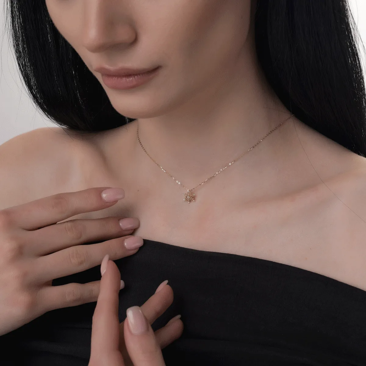 Lant cu pandantiv fulg de nea din aur galben cu diamante de 0.03ct